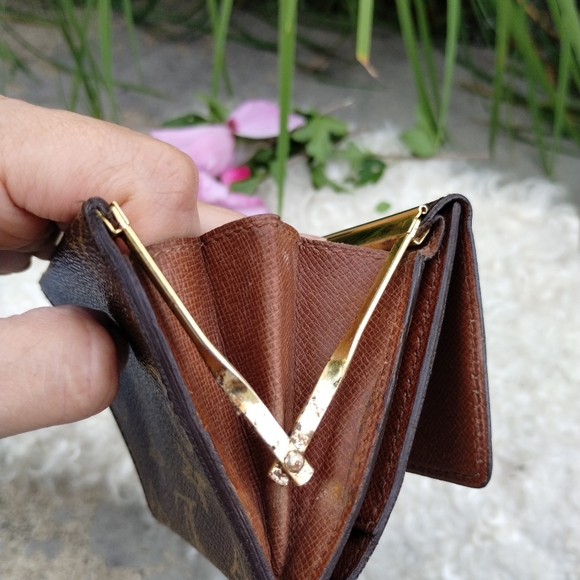 Louis Vuitton Wallet - Picture 6 of 13